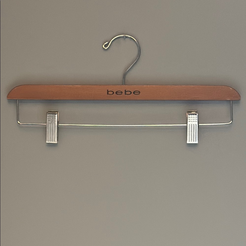 🤎 Bebe wooden pant hanger 🤎